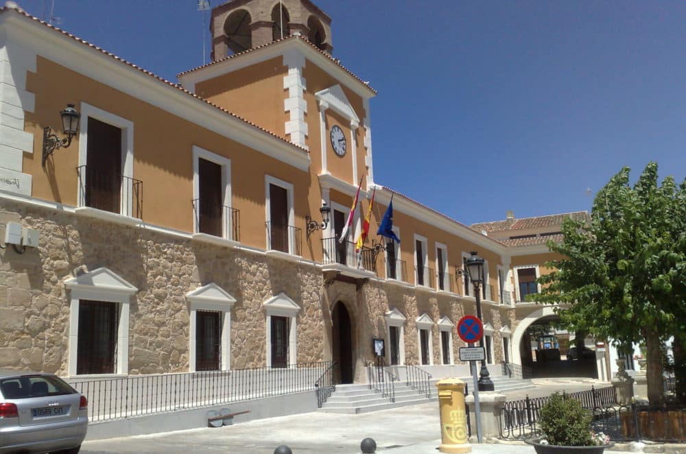 Construcción de viviendas y obras públicas